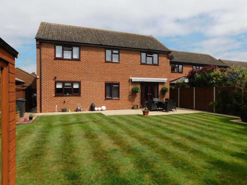 4 bedroom detached house for sale in Shakespeare Road, Stowmarket, IP14