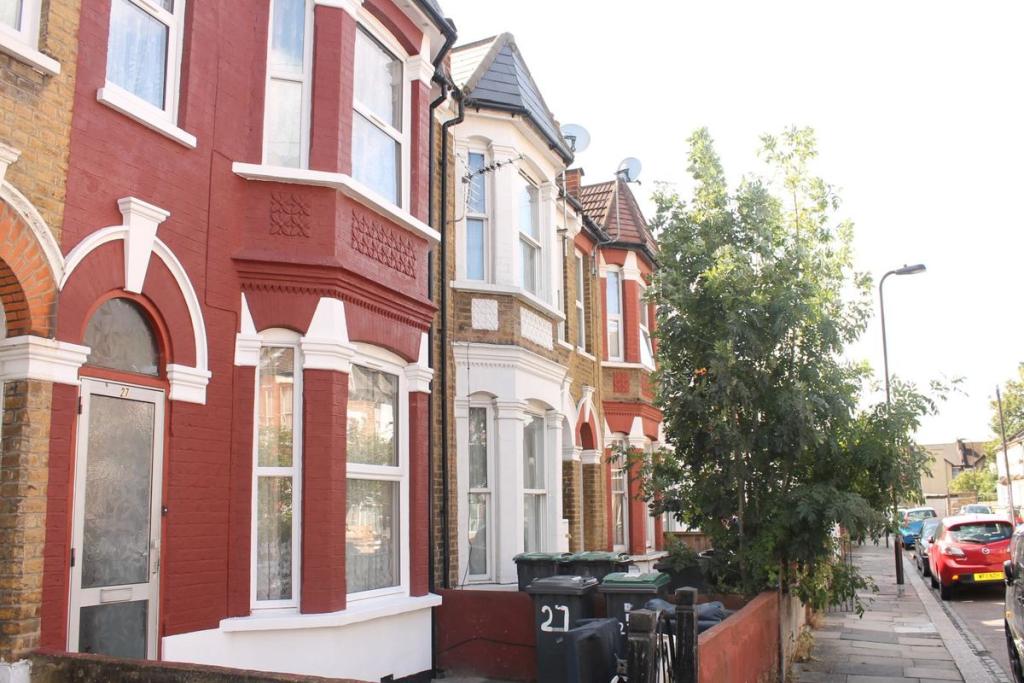 House share for rent in Sutherland Road, Tottenham, London, N17