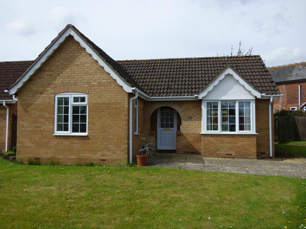 2 bedroom bungalow for rent in Hinton View, Haddenham, ELY, Cambridgeshire, CB6
