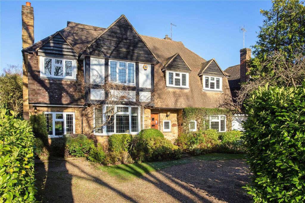 4 bedroom detached house for sale in Mizen Way, Cobham, Surrey, KT11