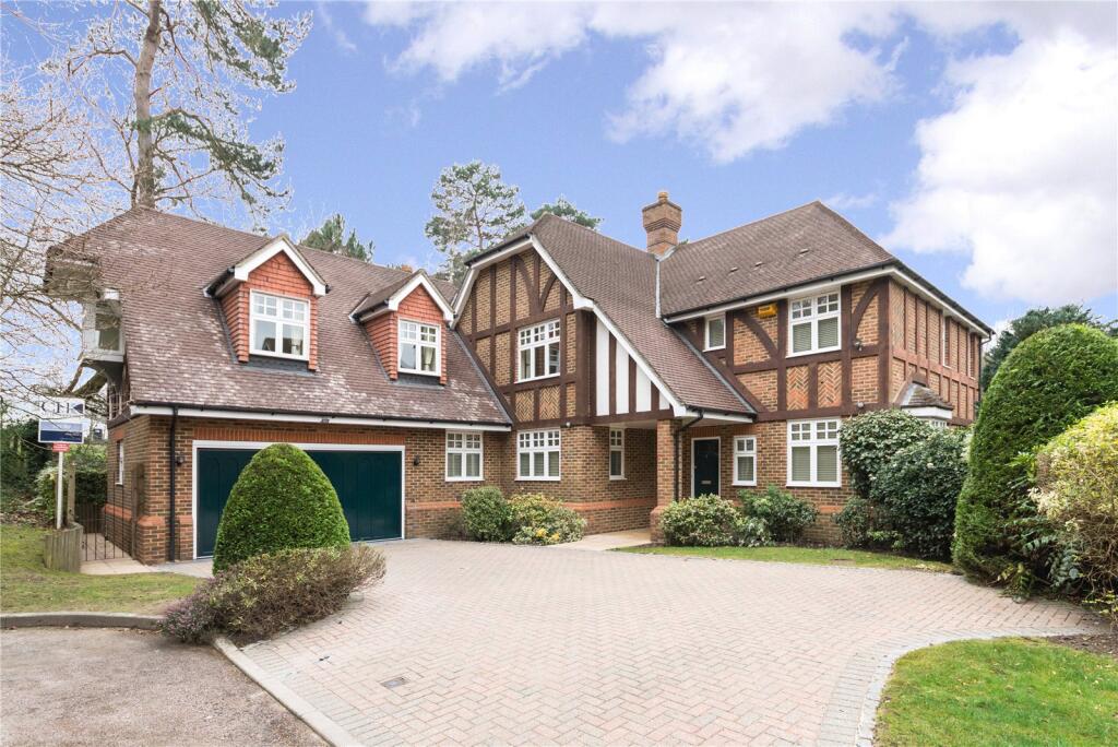 Main image of property: Wellington Place, Cobham, Surrey, KT11
