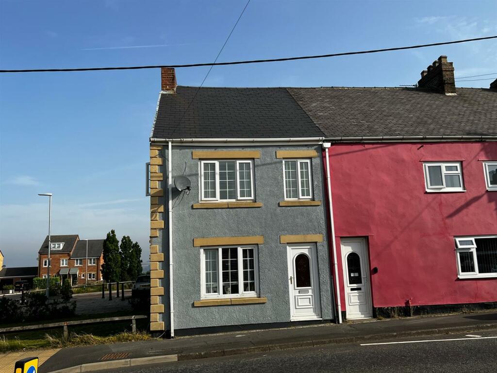 4 bedroom end of terrace house for sale in Front Street, Sherburn Hill