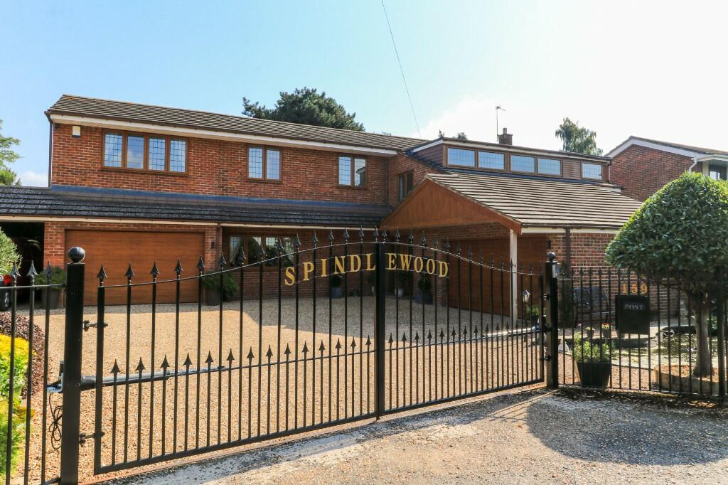 Main image of property: High Road, Broxbourne, Hertfordshire, EN10