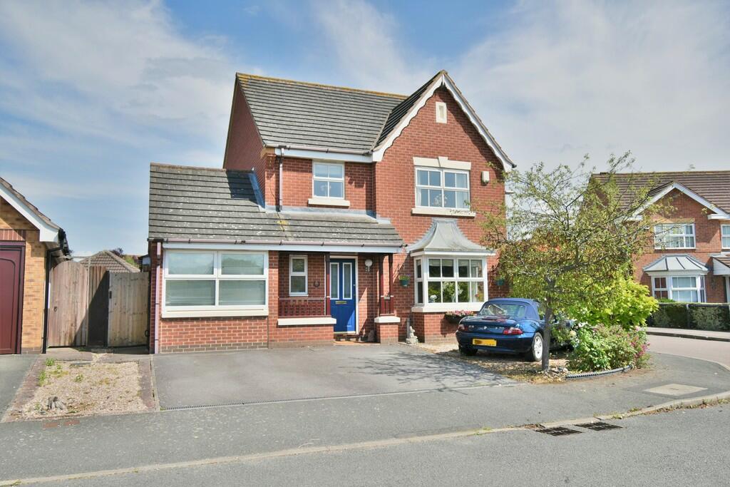 4 bedroom detached house for sale in Nixon Walk, East Leake, LE12