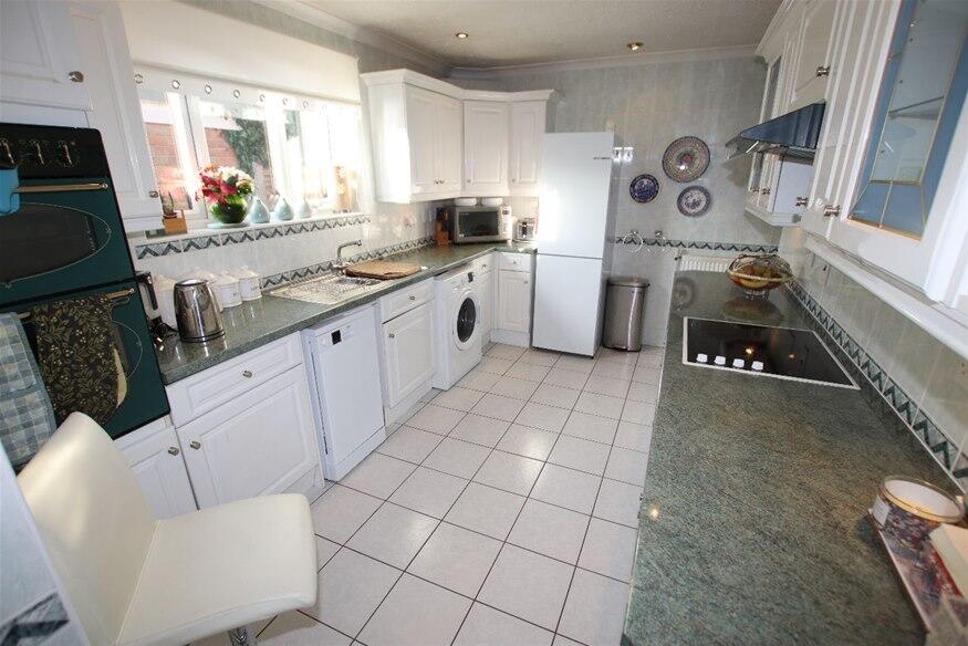Additional property image - Manor Way, Holland on Sea, CO15