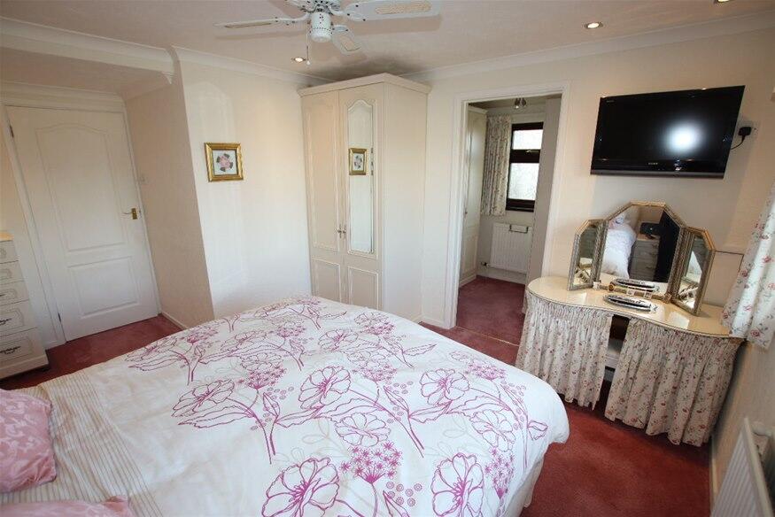 Additional property image - Manor Way, Holland on Sea, CO15
