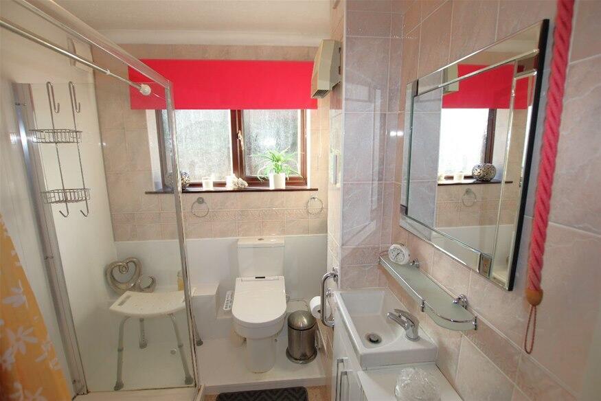 Additional property image - Manor Way, Holland on Sea, CO15