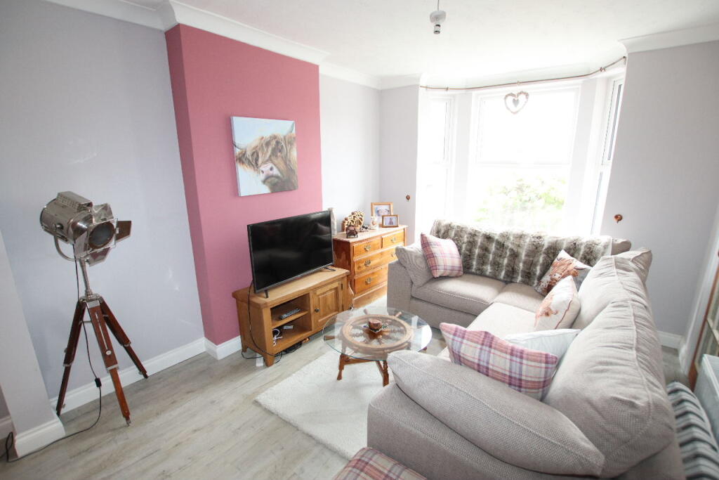 2 bedroom end of terrace house