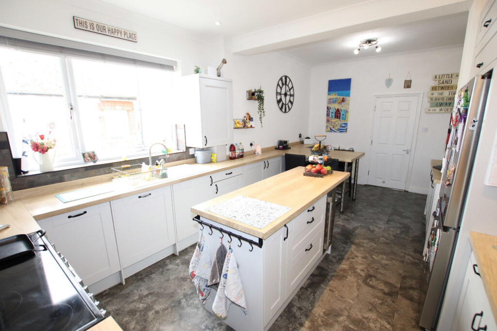 Main image of property: Holland Road, Clacton on Sea, CO15