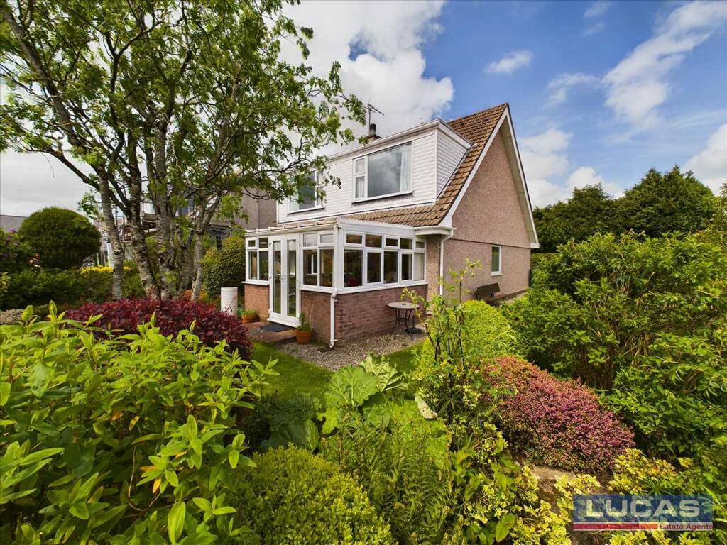 4 bedroom detached bungalow for sale in Arosfa, Stad Pen Y Berth