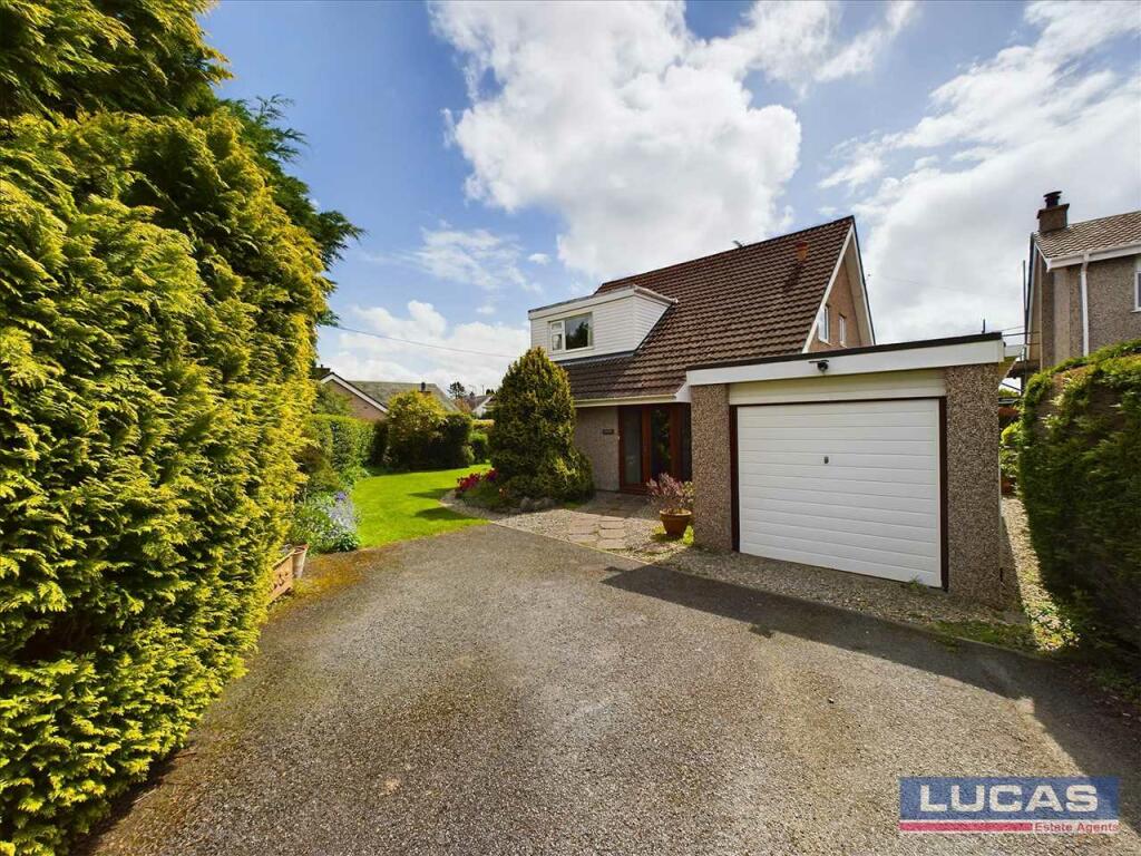 4 bedroom detached bungalow for sale in Arosfa, Stad Pen Y Berth