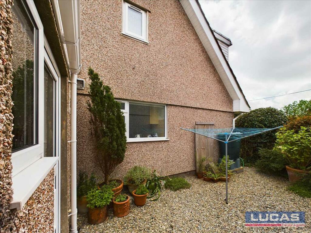 4 bedroom detached bungalow for sale in Arosfa, Stad Pen Y Berth