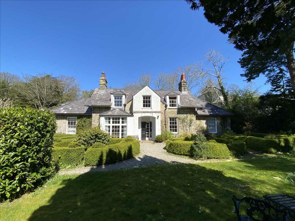 4 bedroom detached house for sale in Summer Court, Beach Road, Menai