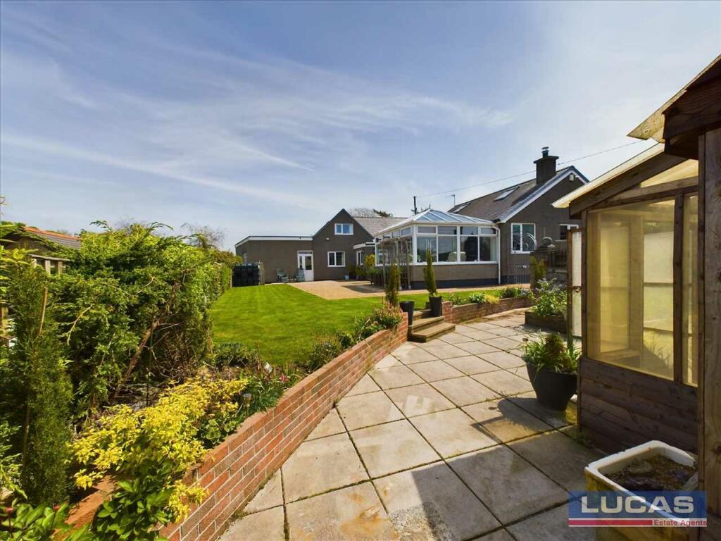 3 bedroom detached bungalow for sale in Tyn Llain, Gwalchmai, LL65