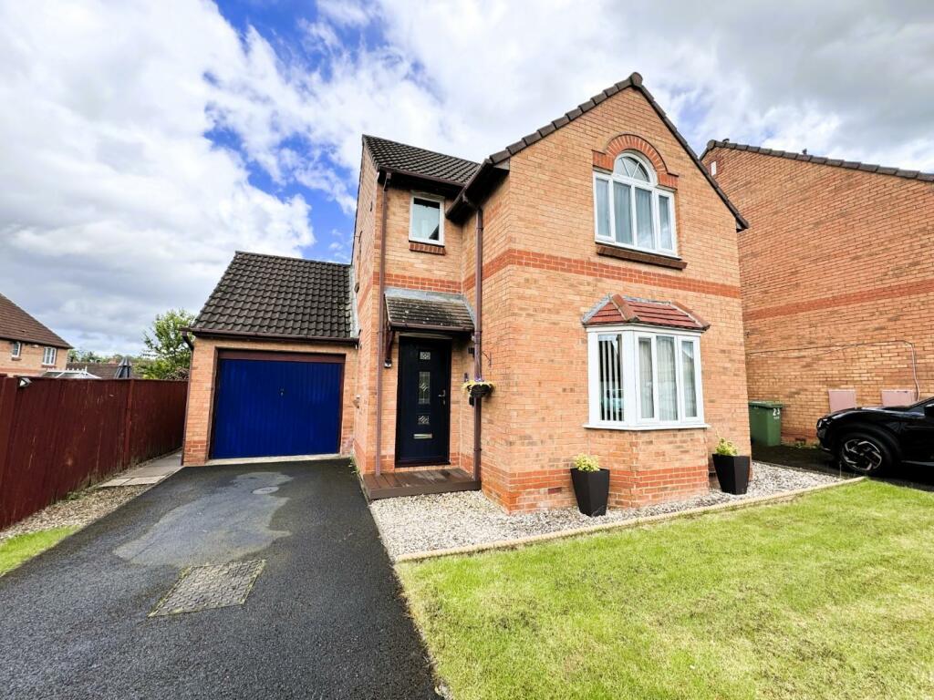 3 bedroom detached house for sale in Henshaw Drive, Ingleby Barwick
