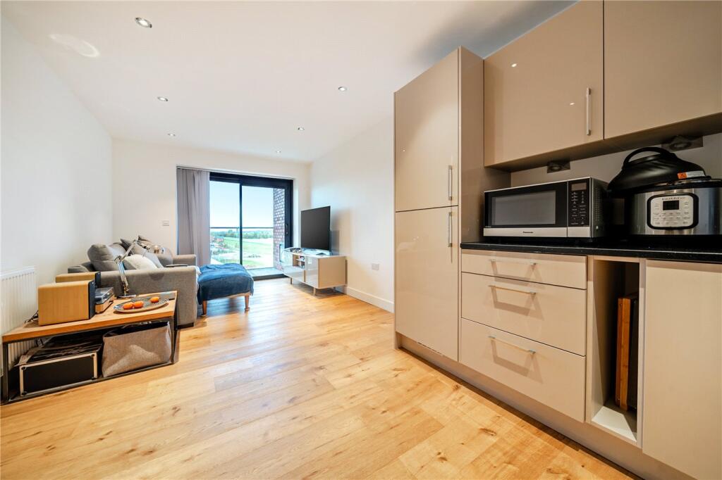 Main image of property: Kingman Way, Newbury, Berkshire, RG14