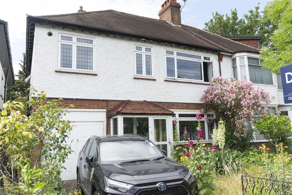 Main image of property: Kings Avenue, Clapham SW12