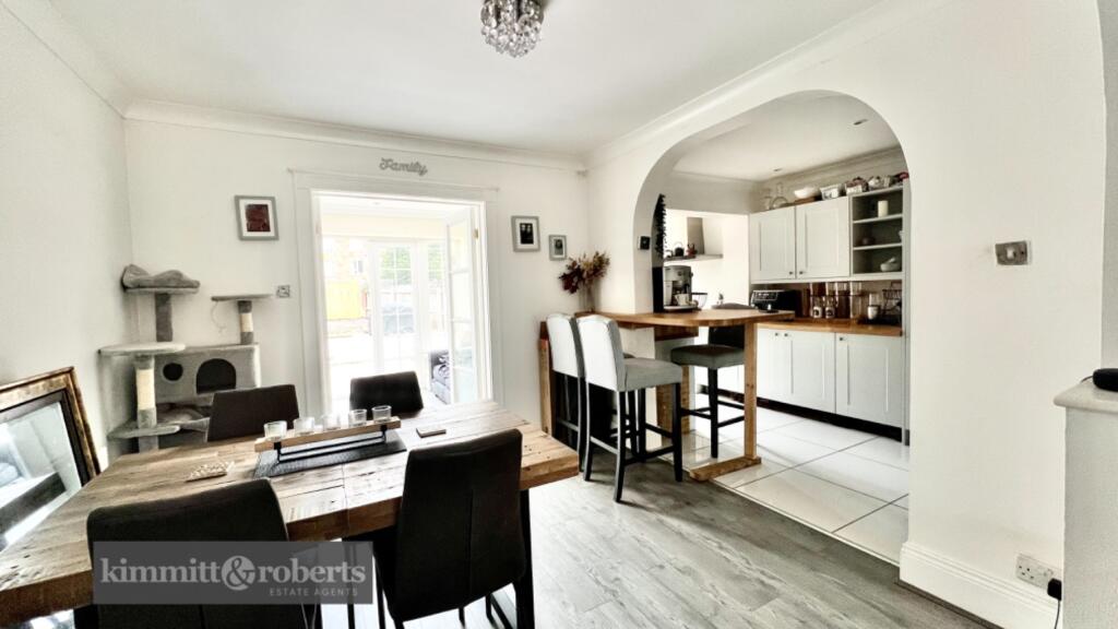 3 bedroom semidetached house for sale in Moorhouse Gardens, HettonLe