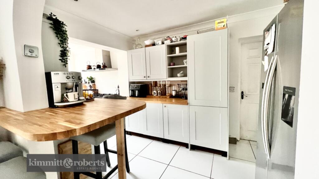 3 bedroom semidetached house for sale in Moorhouse Gardens, HettonLe