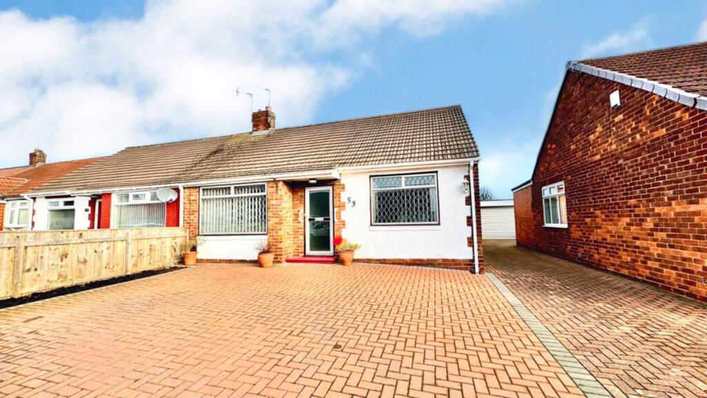2 bedroom semidetached bungalow for sale in Bourn Lea, Houghton le Spring, Tyne and Wear, DH4