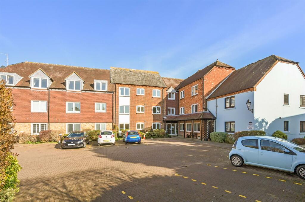 1 bedroom retirement property for sale in Henty Gardens, Chichester, PO19