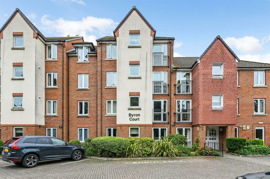 1 bedroom retirement property for sale in Byron Court, Stockbridge Road