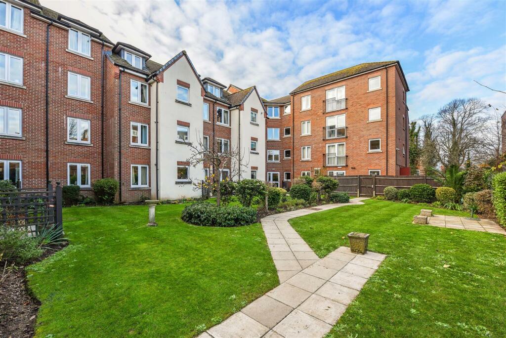 1 bedroom retirement property for sale in Byron Court, Stockbridge Road
