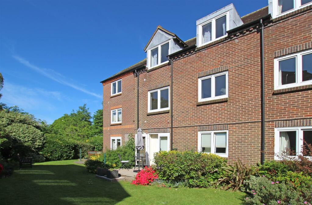 1 bedroom retirement property for sale in Henty Gardens, Chichester, PO19