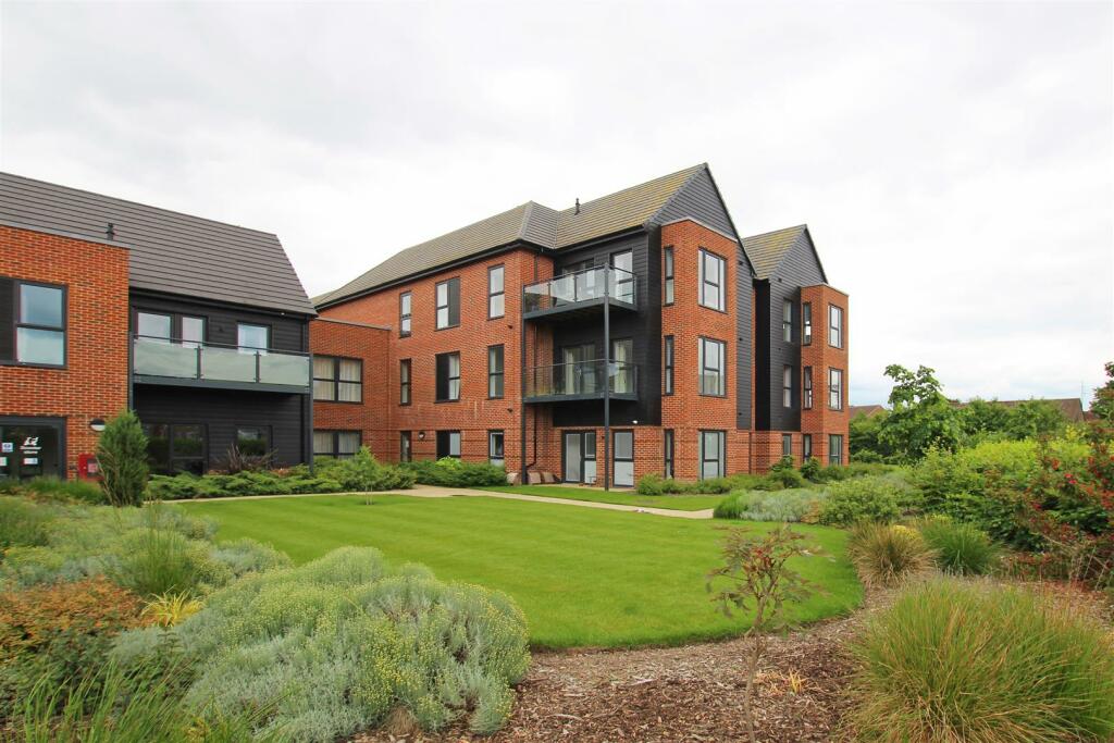 2 bedroom retirement property for sale in Peckham Chase, Eastergate, PO20