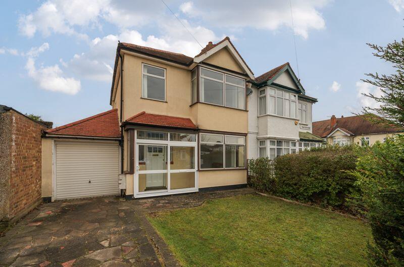 3 bedroom semidetached house for sale in Thaxted Road, London, SE9