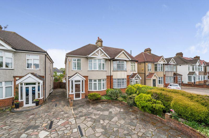 3 bedroom semidetached house for sale in Avery Hill Road, New Eltham, SE9