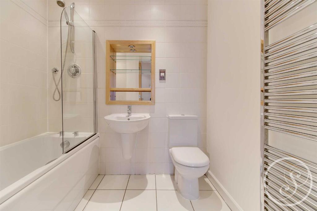 2 bedroom flat for sale in Balmoral Place, 2 Bowman Lane, Leeds, LS10