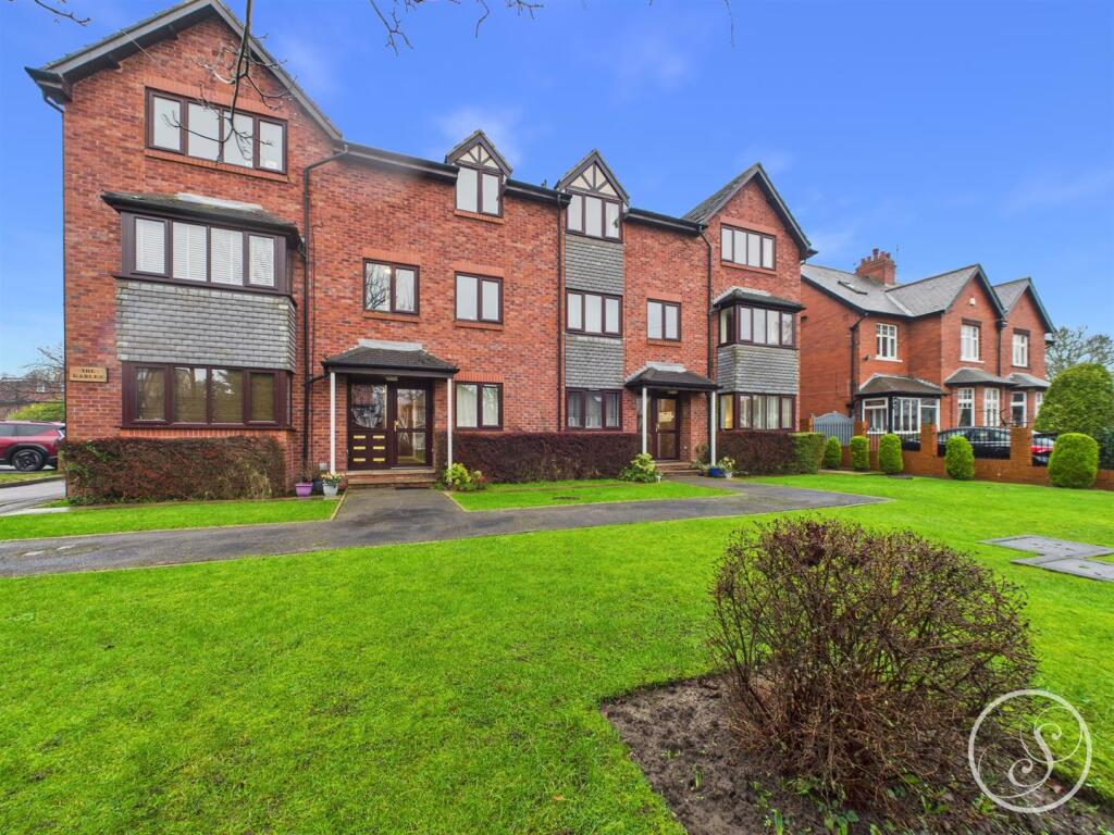 Main image of property: North Park Avenue, Leeds