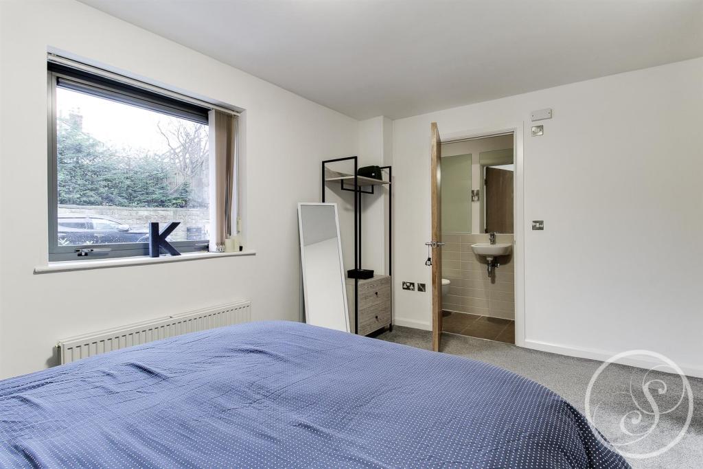 2 bedroom flat for sale in Centre Point, 10 Regent Street Chapel
