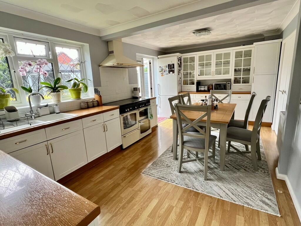 Additional property image - Cucklington Gardens, Muscliff, Bournemouth