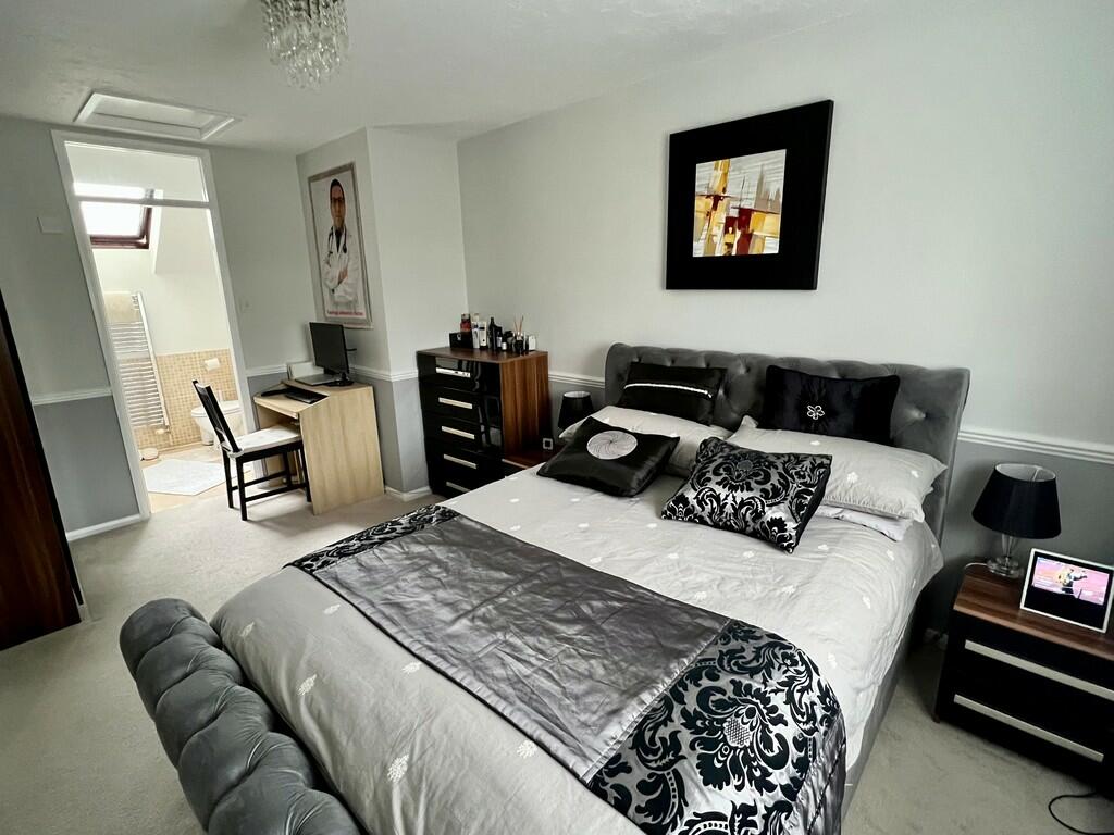 Additional property image - Cucklington Gardens, Muscliff, Bournemouth