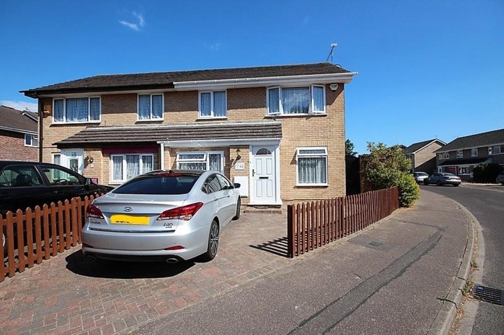 3 bedroom semidetached house for sale in Braishfield Gardens, Throop, BH8