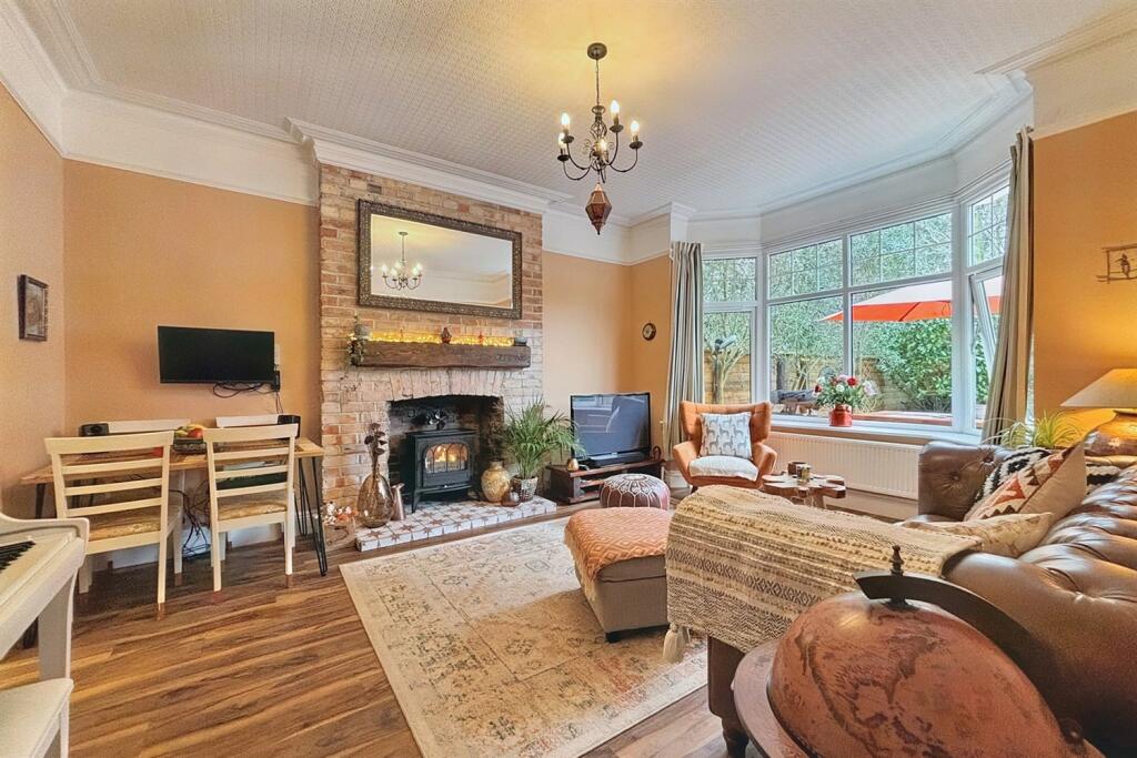 2 bedroom flat for sale in Branksome Park, BH13