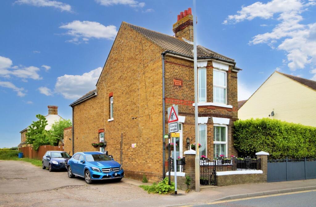 Main image of property: London Road, Teynham, Sittingbourne