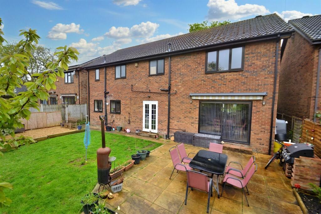 6 bedroom detached house for sale in Creekmoor, BH17