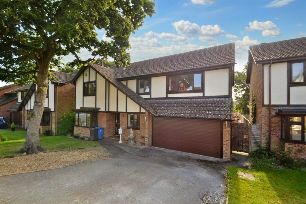 5 bedroom detached house for sale in Creekmoor, BH17