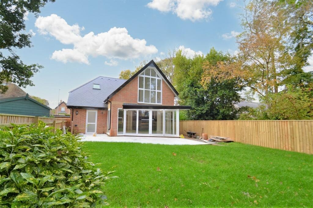 4 bedroom detached house for sale in Lytchett Minster, BH16