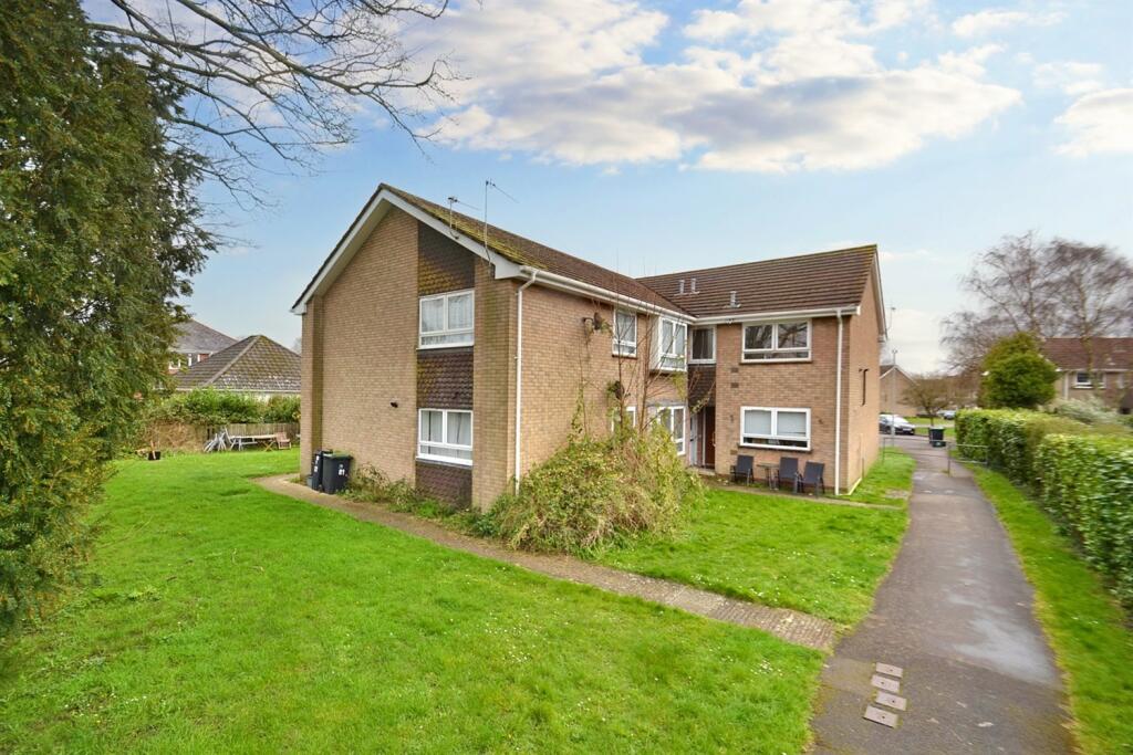 2 bedroom flat for sale in Corfe Mullen, BH21