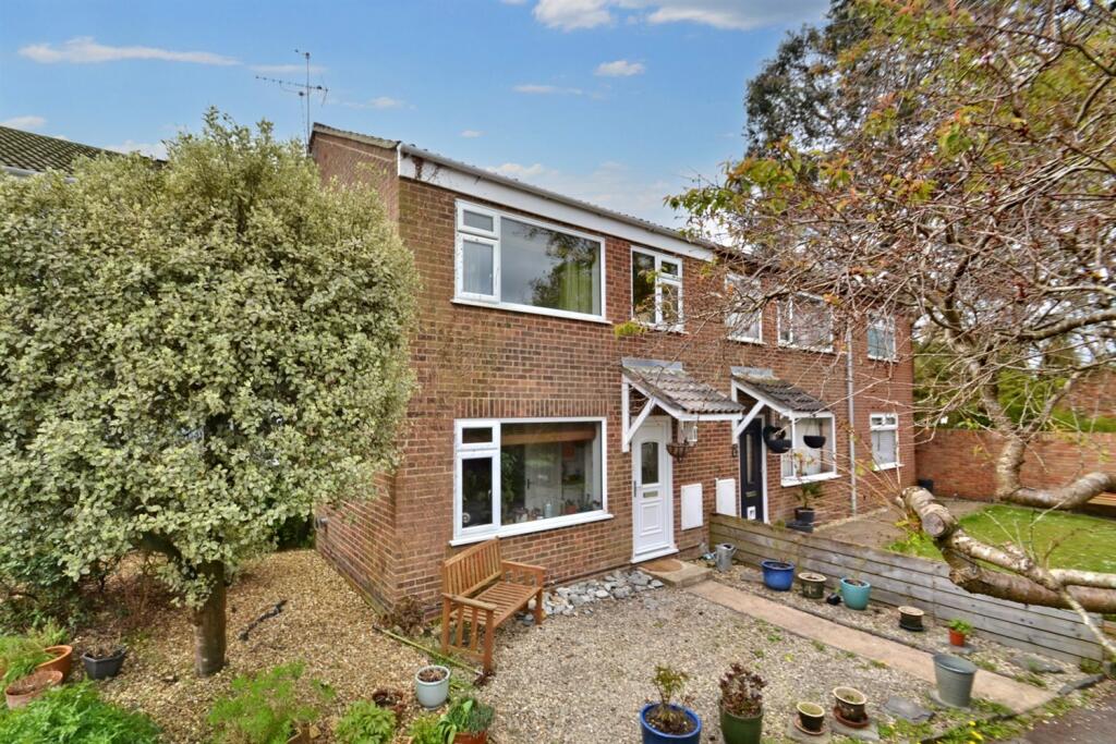 3 bedroom terraced house for sale in Corfe Mullen, BH21