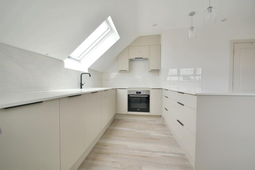Additional property image - Broadstone