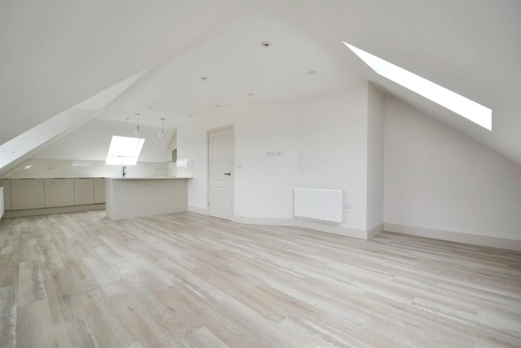 Additional property image - Broadstone