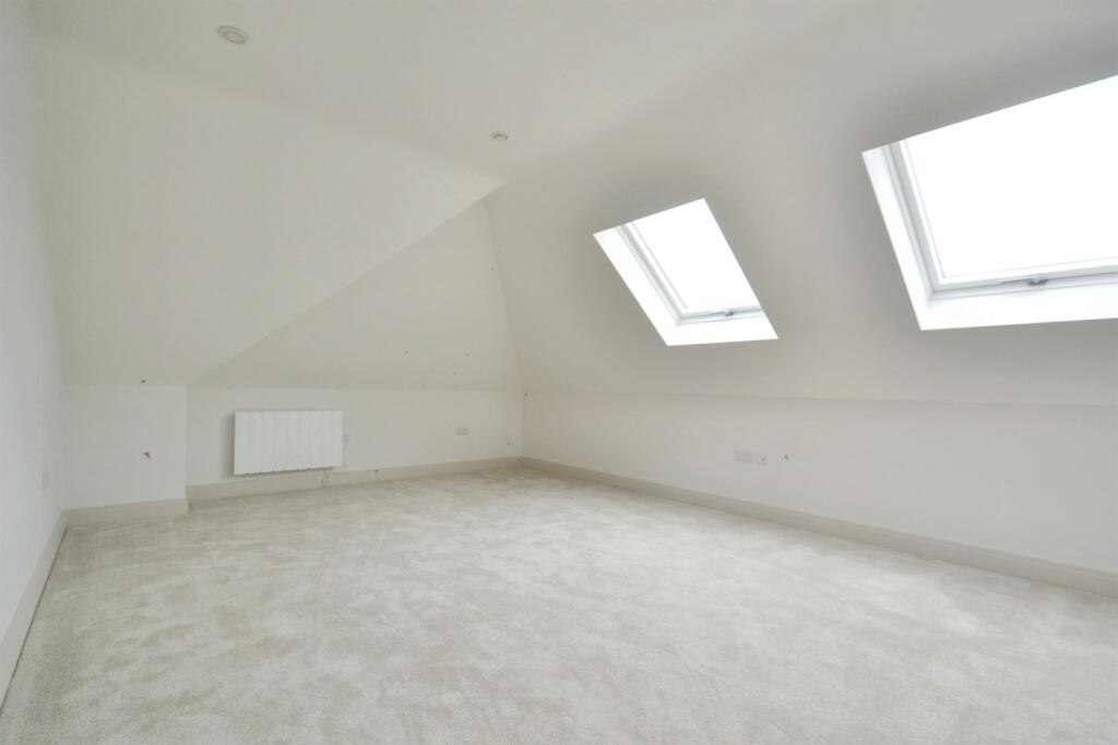 Additional property image - Broadstone