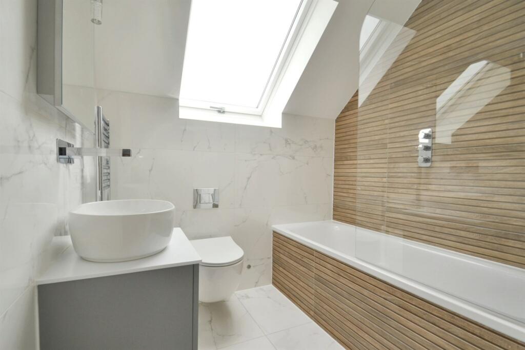 Additional property image - Broadstone