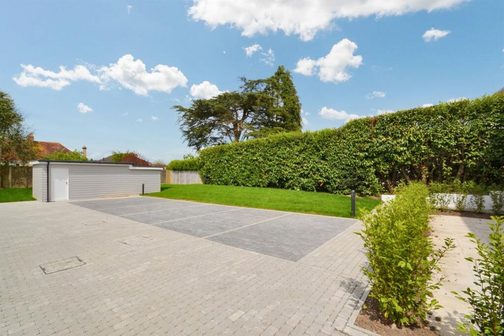 Additional property image - Broadstone