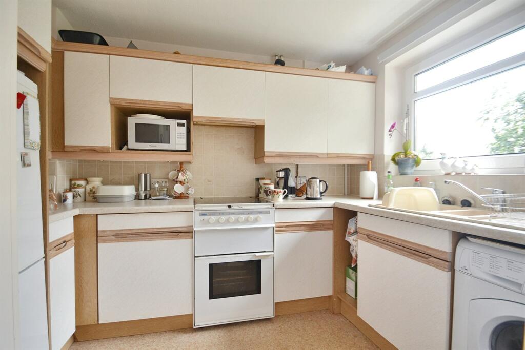 Additional property image - Broadstone